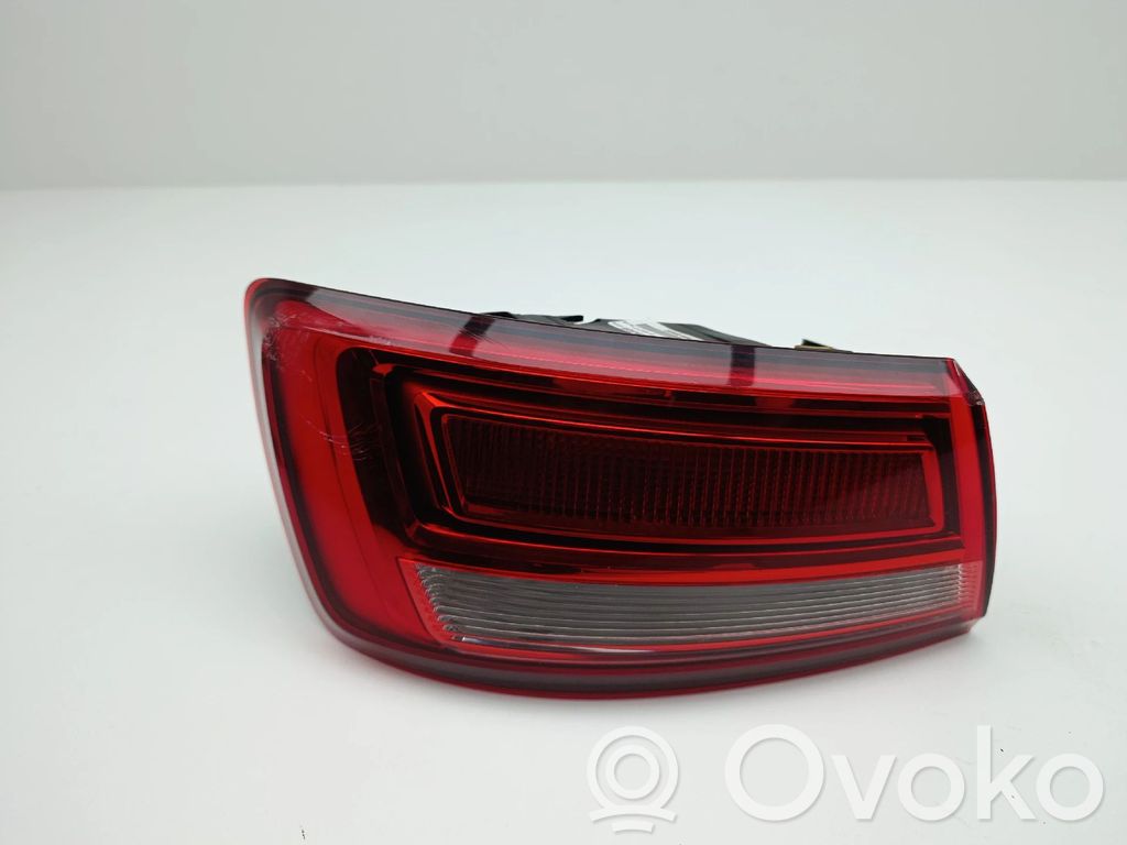 Tailgate rear/tail lights   8V5945069