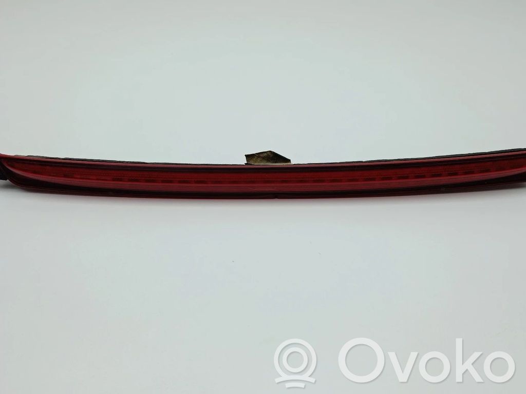 Kolmas/lisäjarruvalo   63258368764