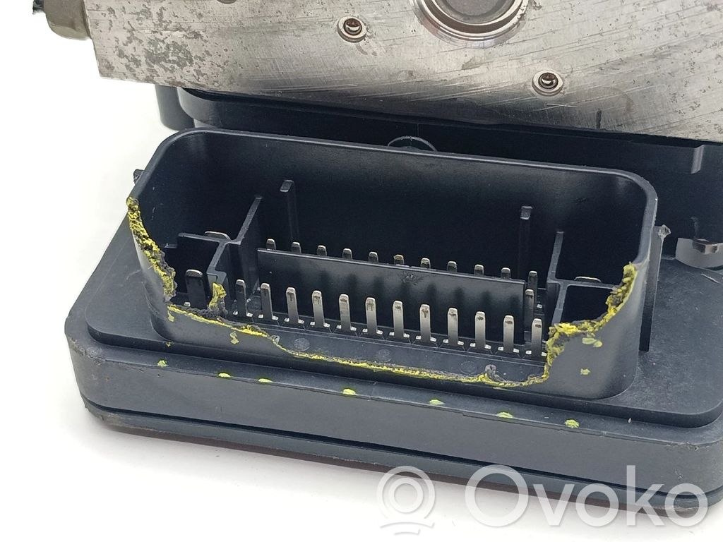Opel Corsa E ABS bloks 