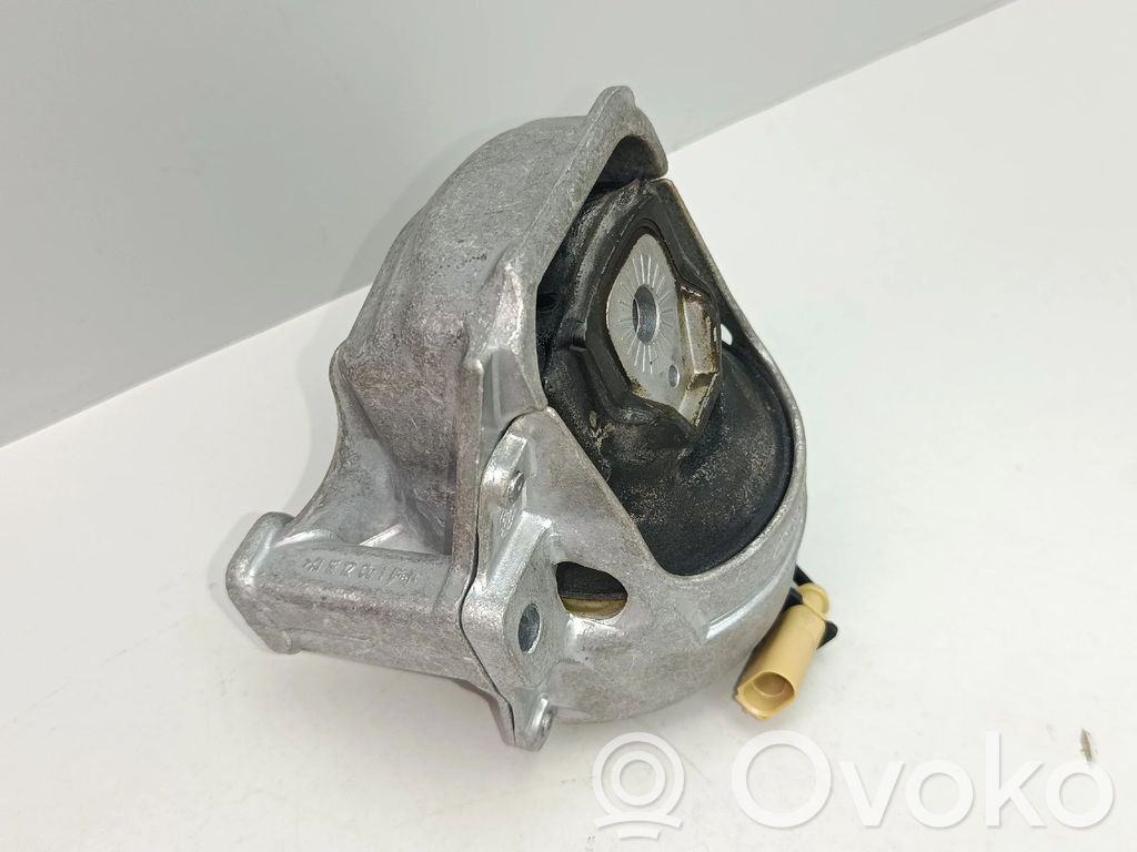 Engine mount bracket   8R0199381AA