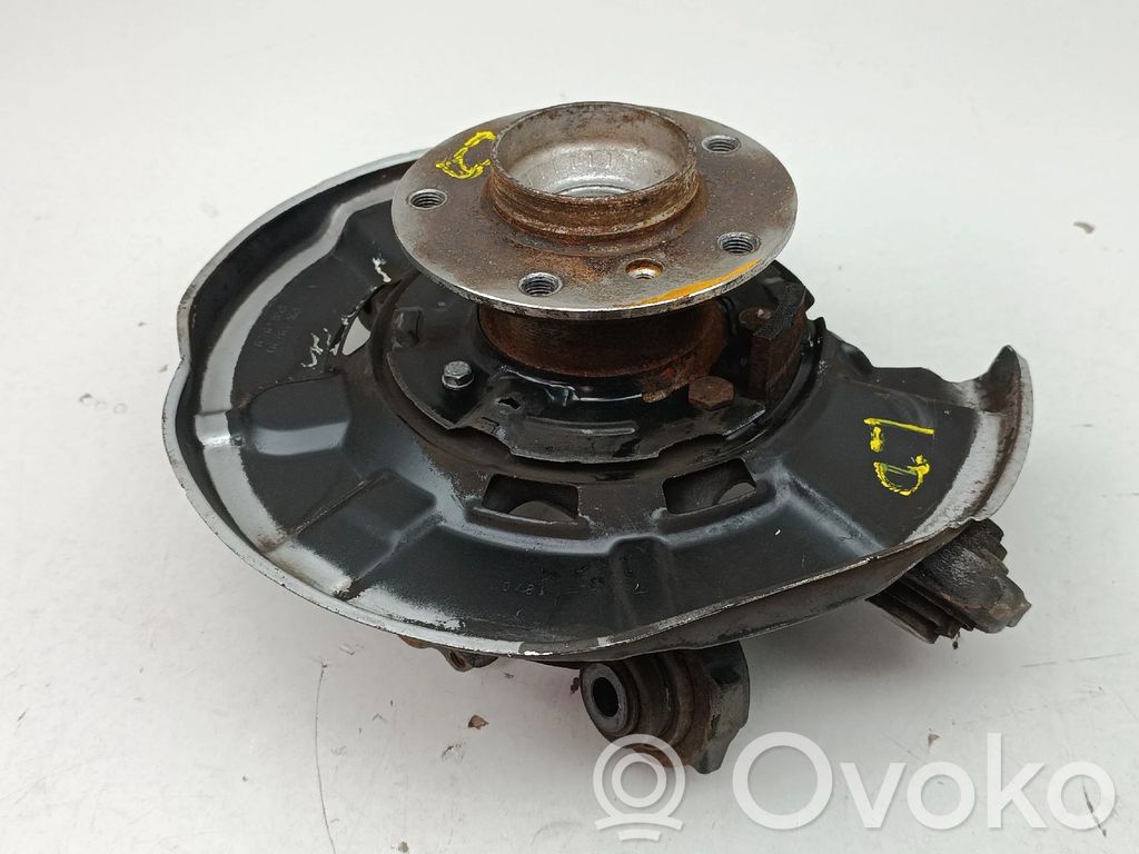 Rear wheel hub spindle/knuckle   6762858,6764368