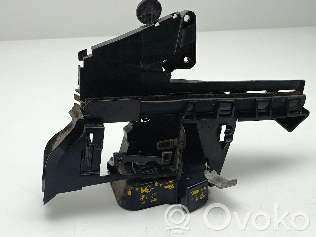 Rear door lock   4M5AR26412BE