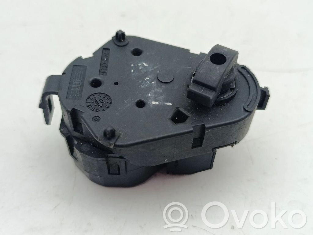Motor/activador trampilla de calefacción   6911824