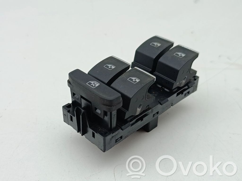 Volkswagen Polo V 6R Electric window control switch 