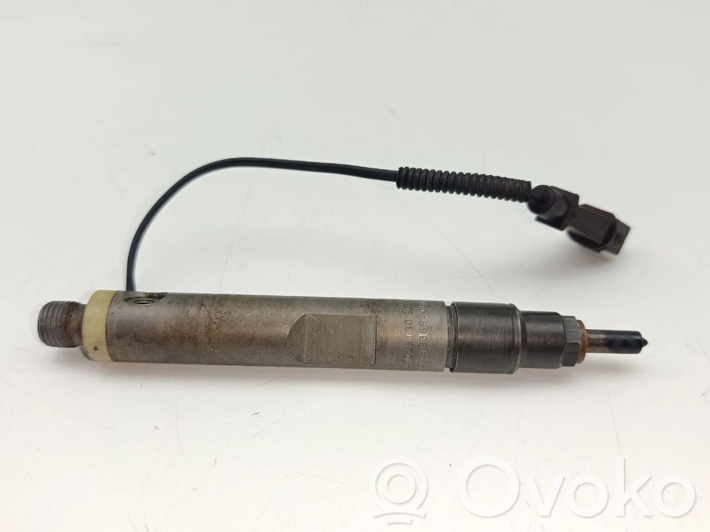 Volkswagen Golf IV Wtryskiwacz paliwa 