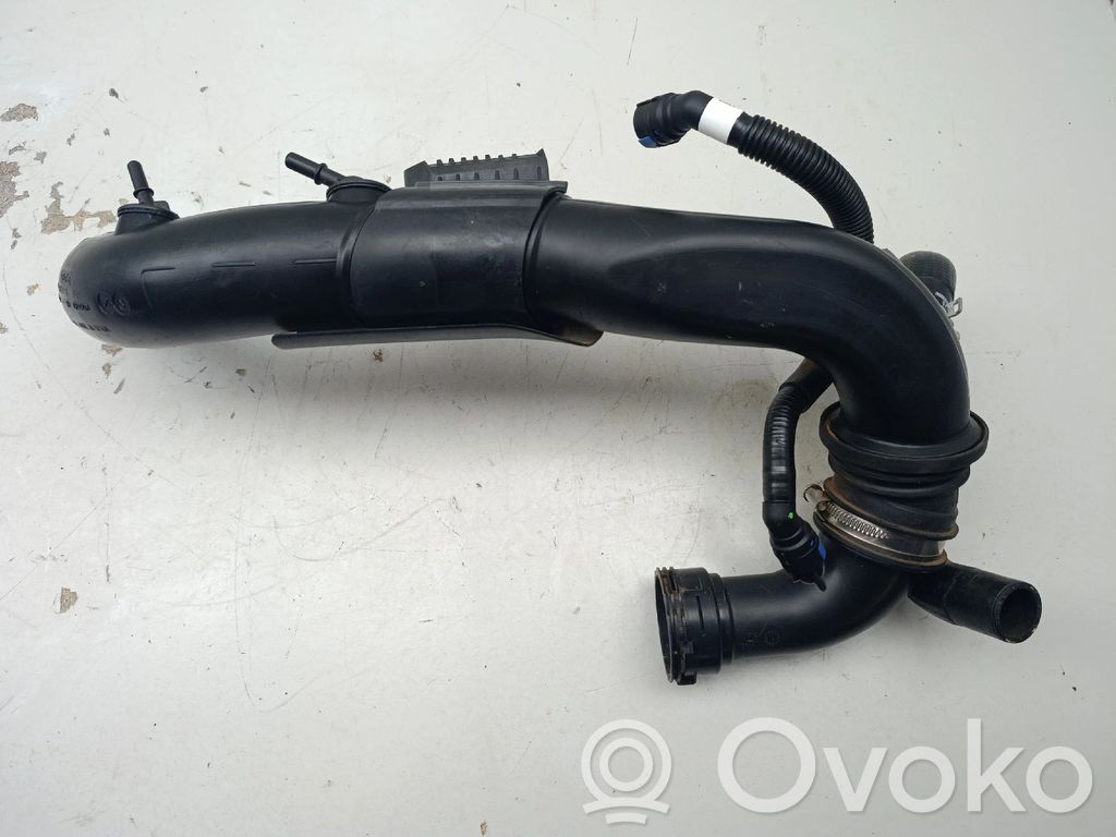 Ford Focus Turboahtimen ilmanoton letku 