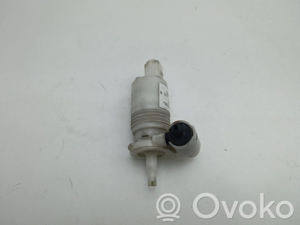Windscreen/windshield washer pump   8377429