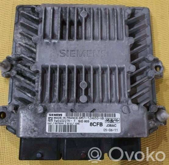 Ford Focus Variklio valdymo blokas 