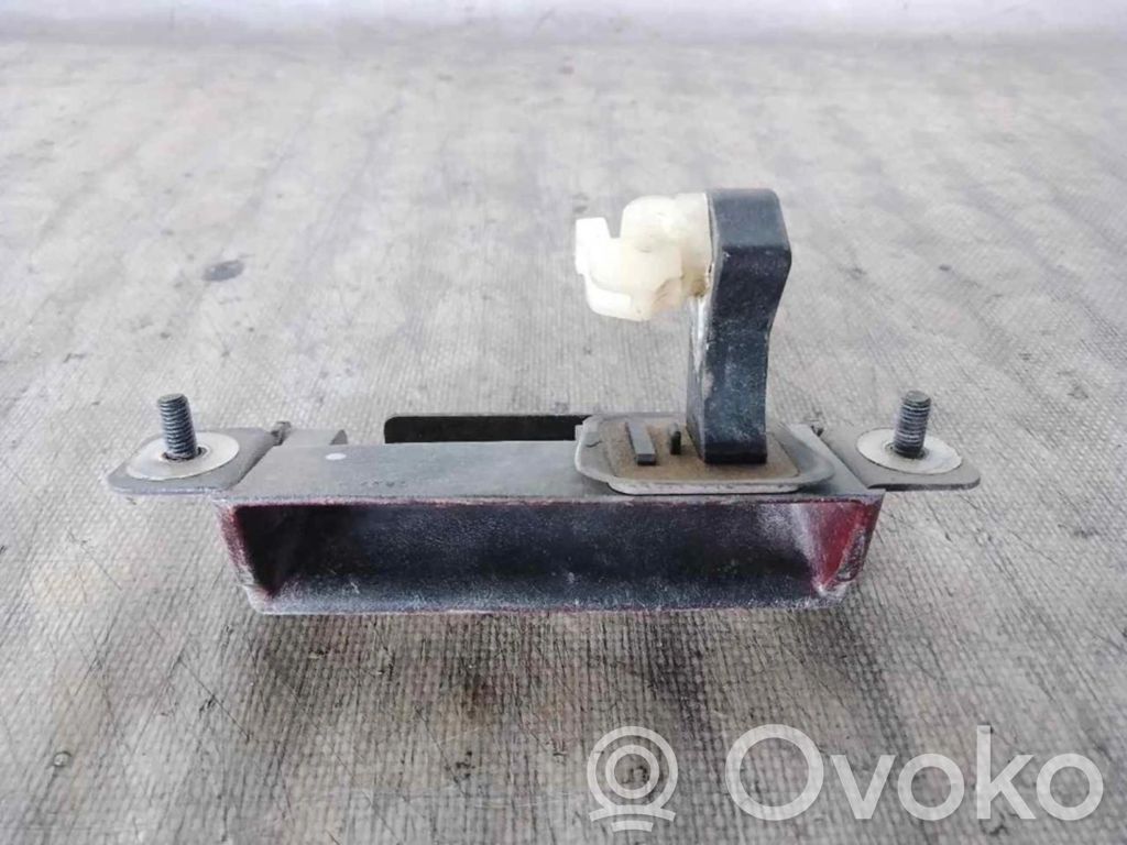 Loading door exterior handle