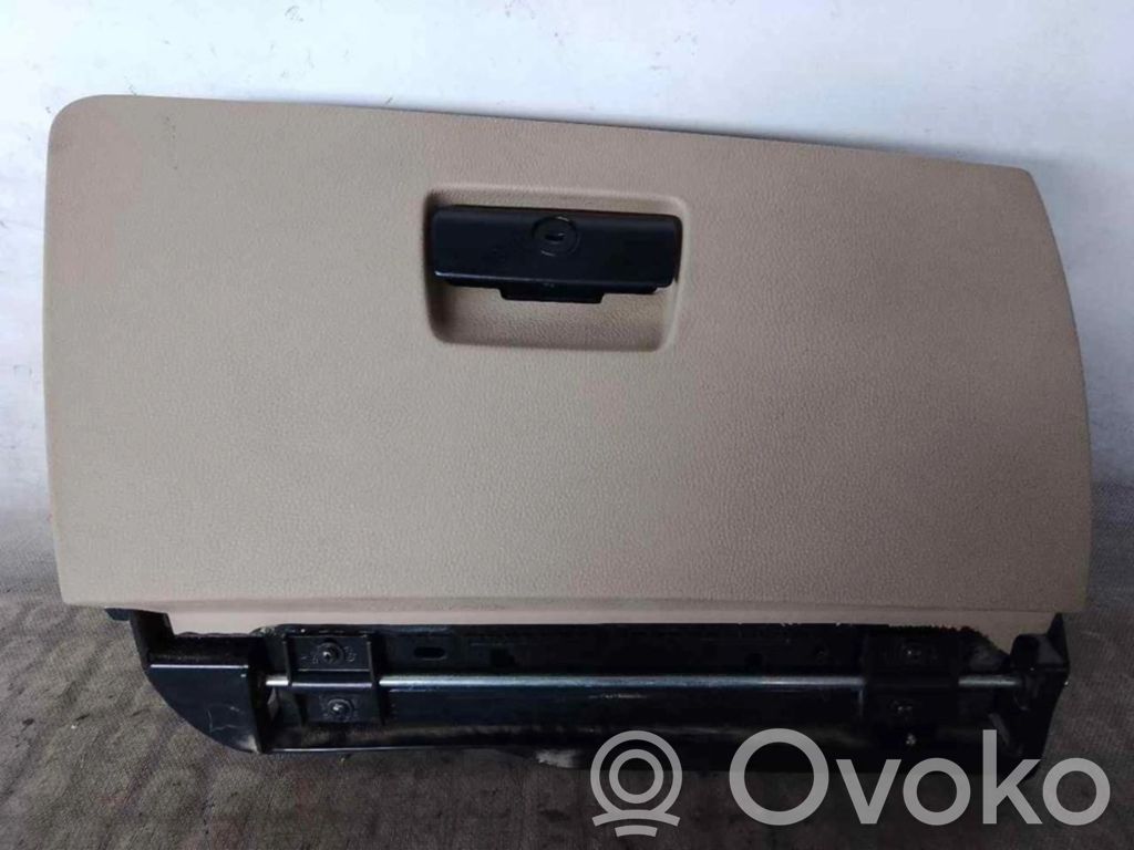 BMW 3 E90 E91 Handschuhfach 