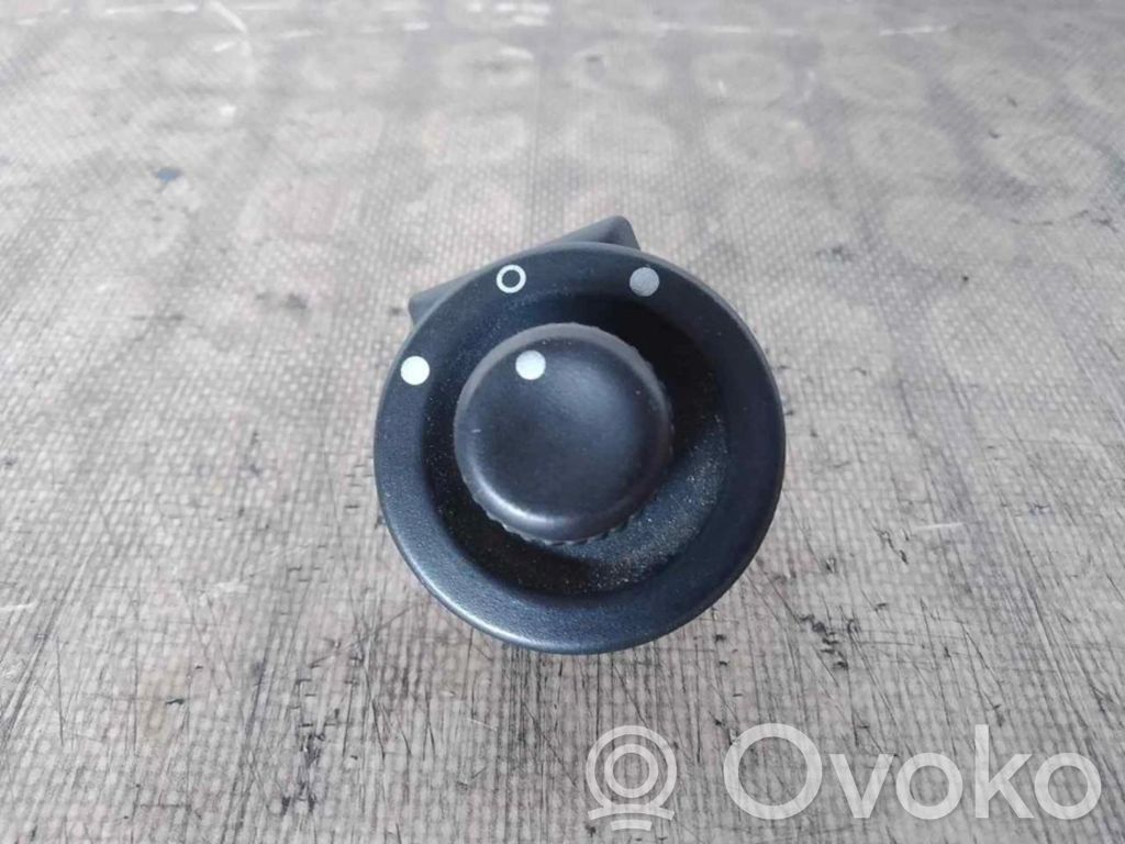 Renault Megane II Wing mirror switch 
