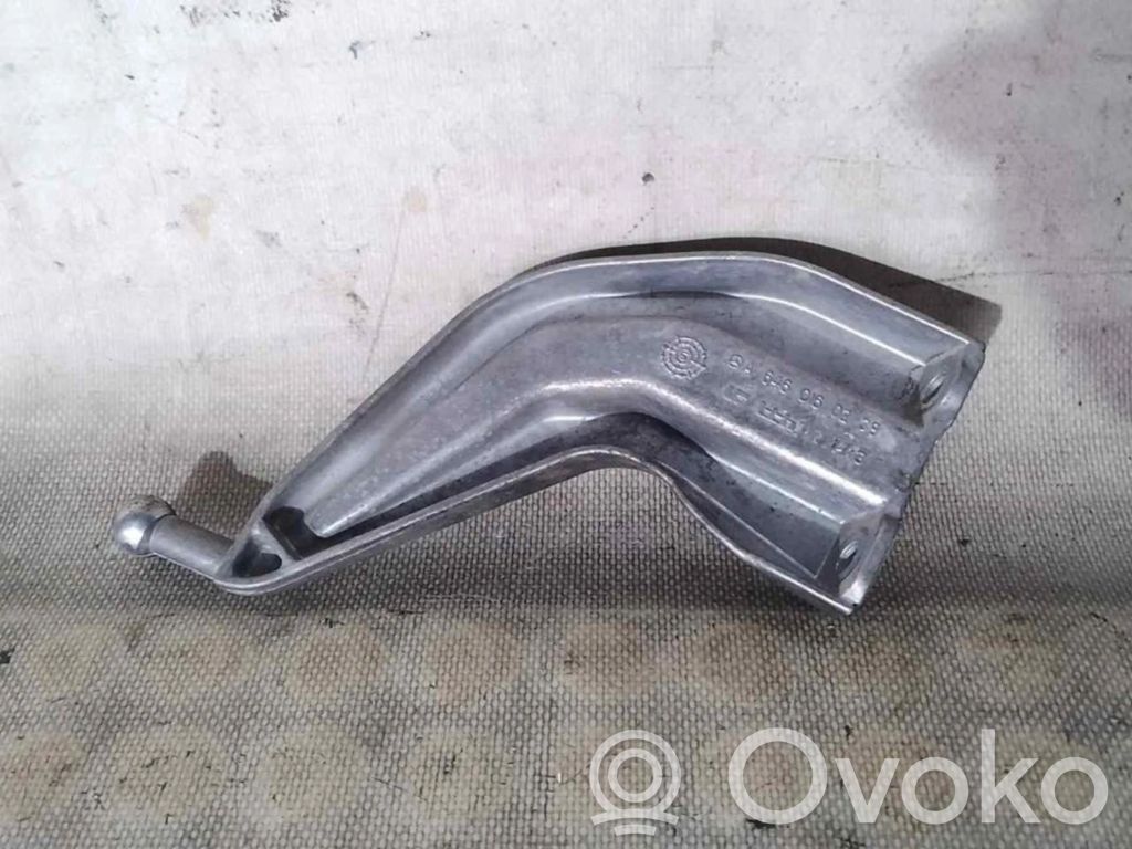 Mercedes-Benz C W204 Engine mount bracket 