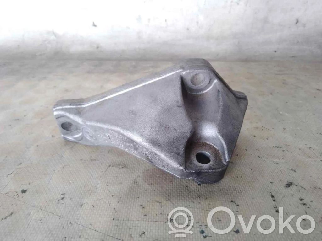 Soporte de la bomba de combustible   13517804376