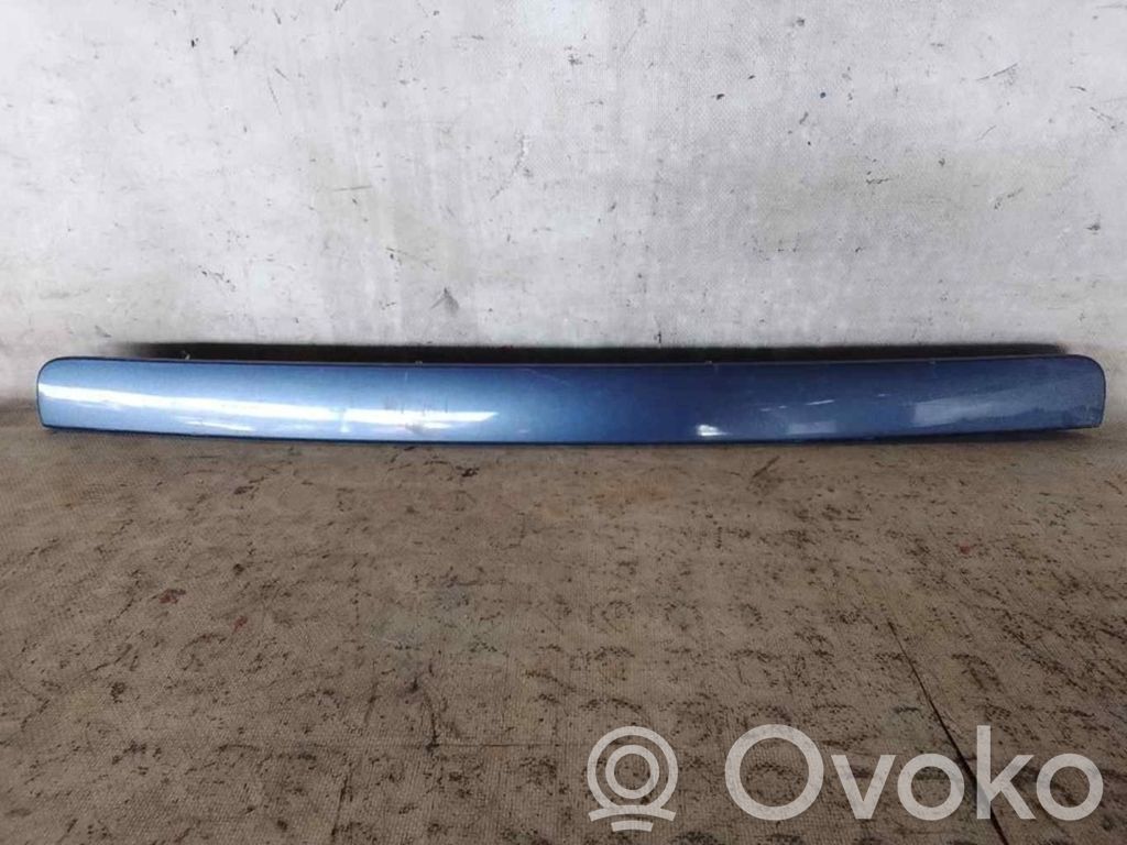 Ford C-MAX I Coin de pare-chocs arrière 