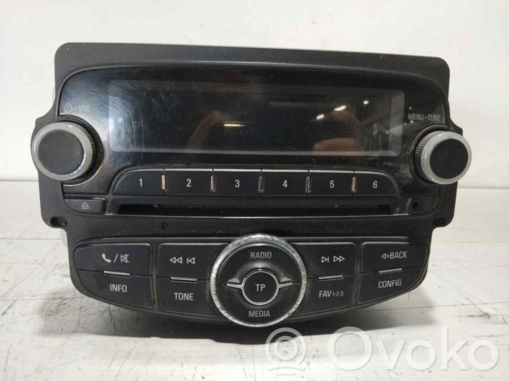 Opel Corsa E Radio/CD/DVD/GPS head unit 