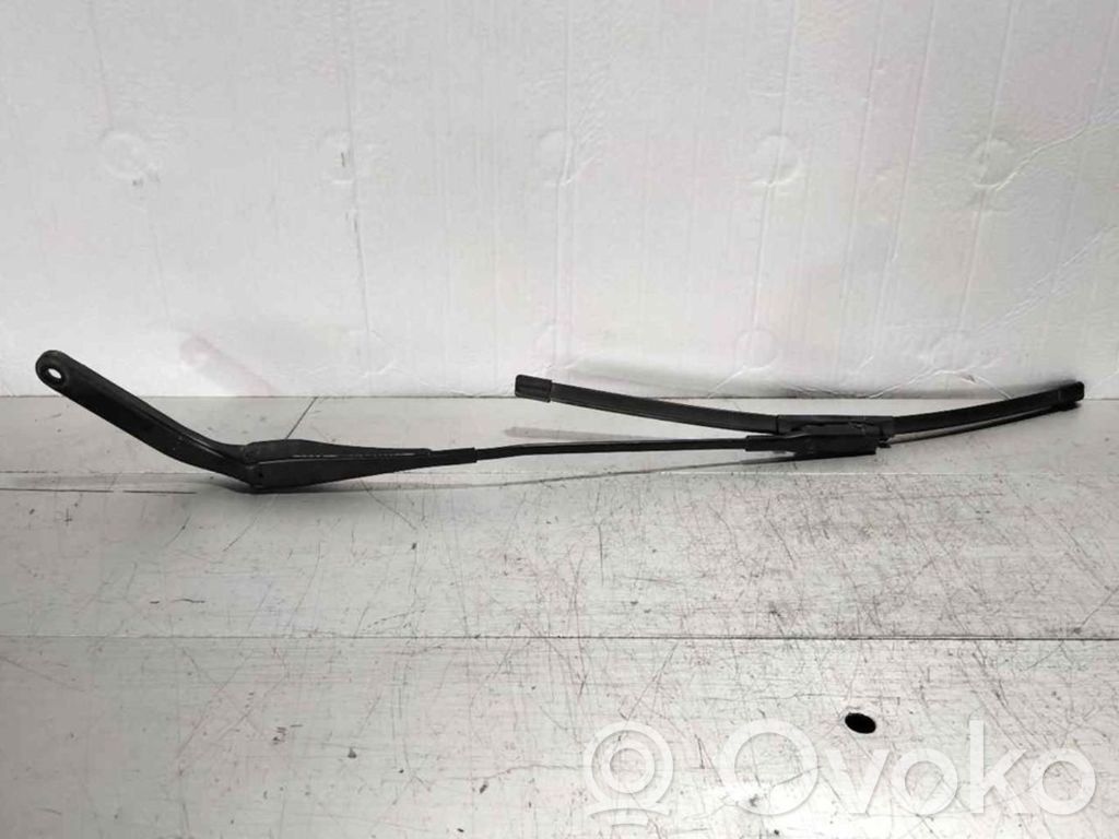 BMW 1 E81 E87 Ramię wycieraczki szyby przedniej / czołowej 