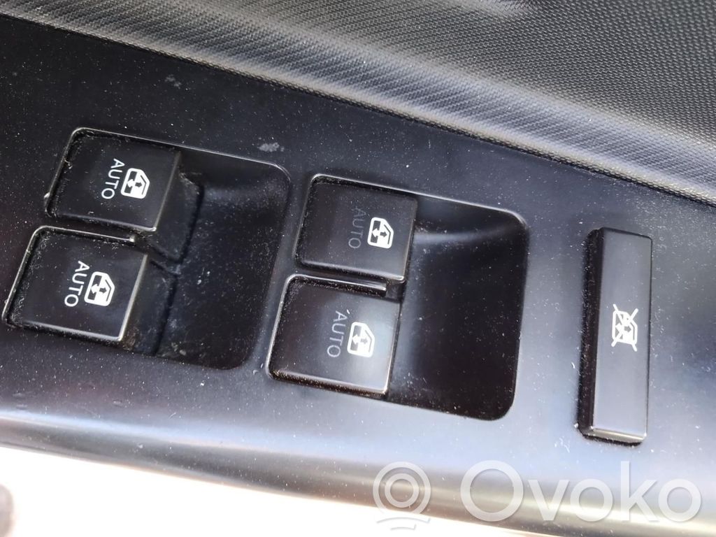 KIA Ceed Interruptor del elevalunas eléctrico 
