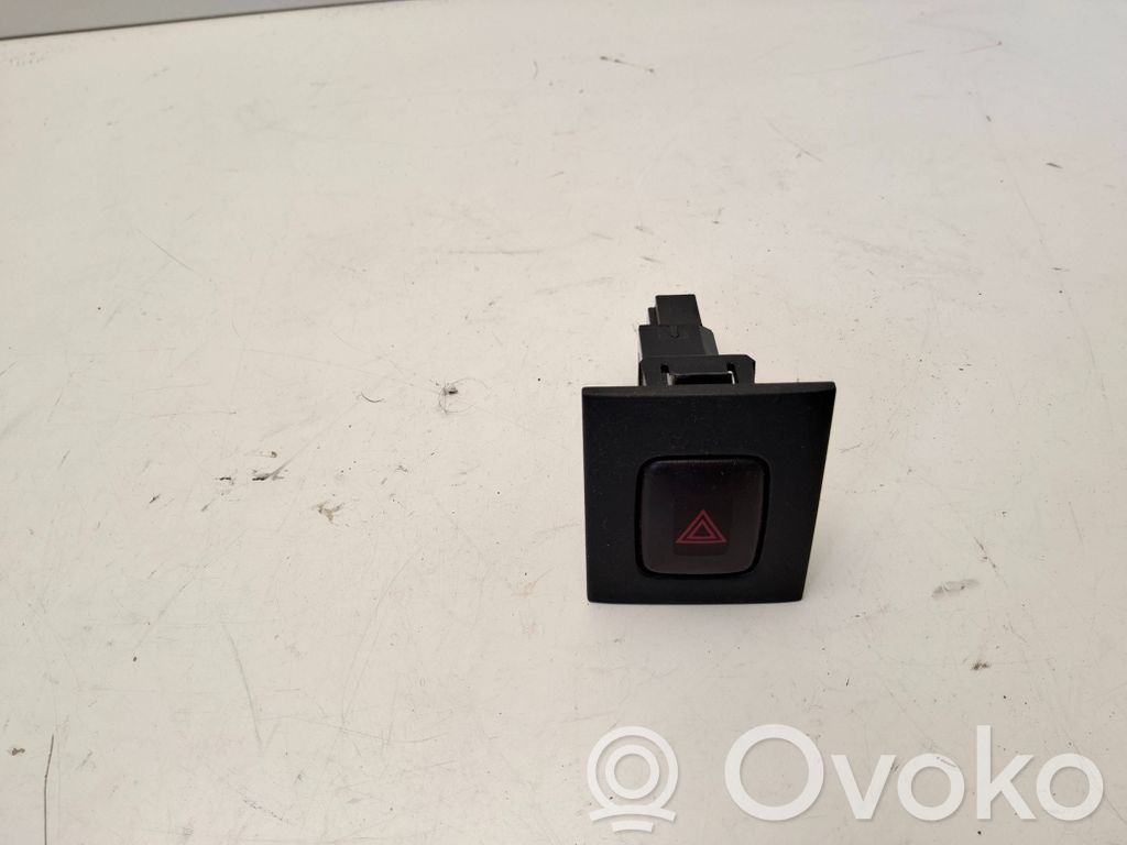 Botón interruptor de luz de peligro   30710106,08W213