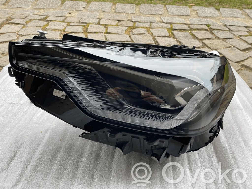 BMW 2 G42 Scheinwerfer 