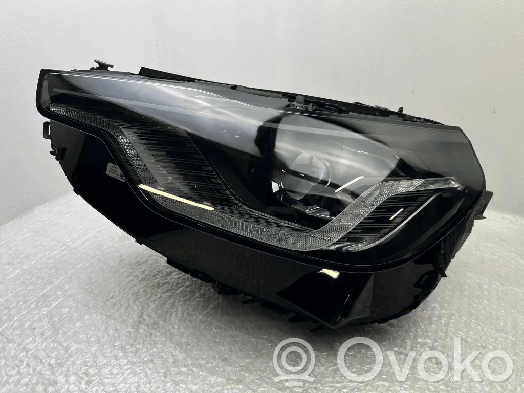 BMW 2 G42 Scheinwerfer 