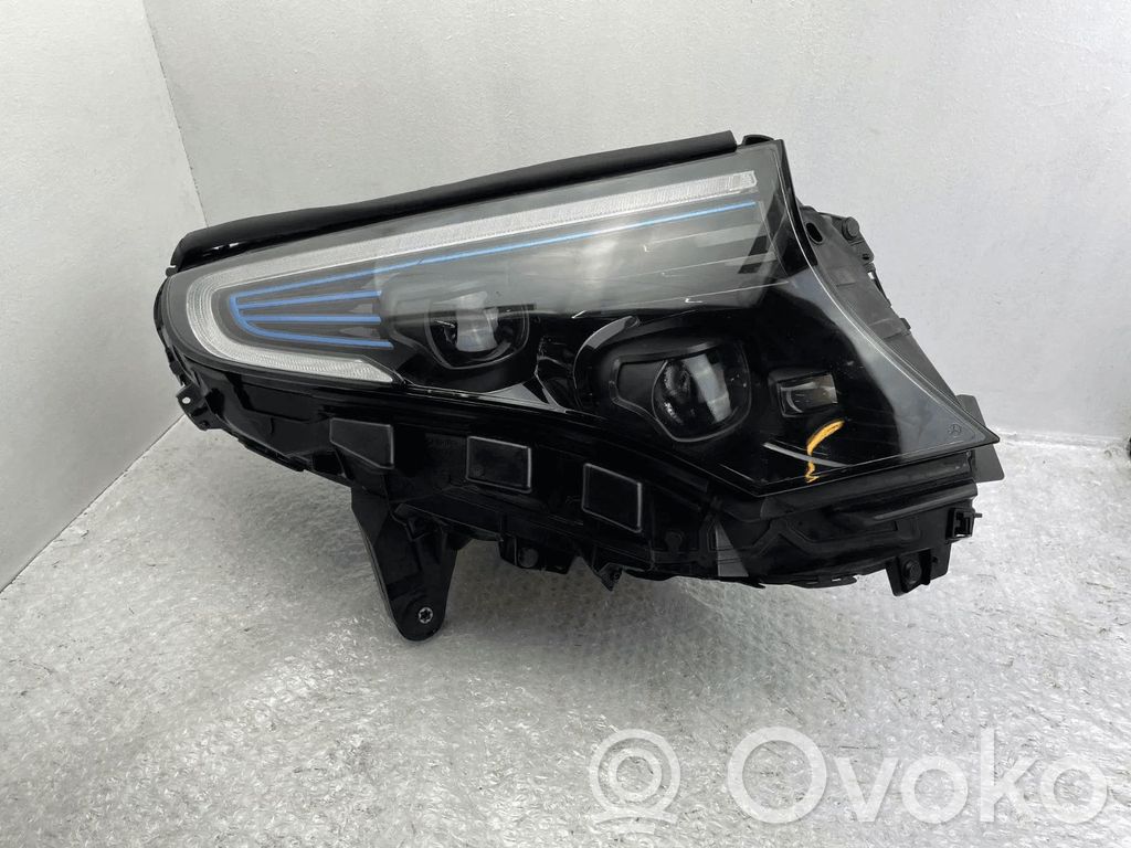 Mercedes-Benz EQC Lampa przednia 