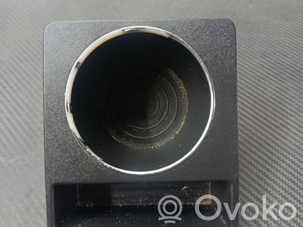 Mercedes-Benz A W169 Uchwyt na kubek deski rozdzielczej 