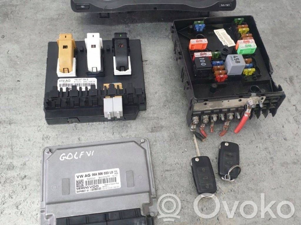 Komputer / Sterownik ECU i komplet kluczy   06A906033JF,06A906033LD,5WP4062701