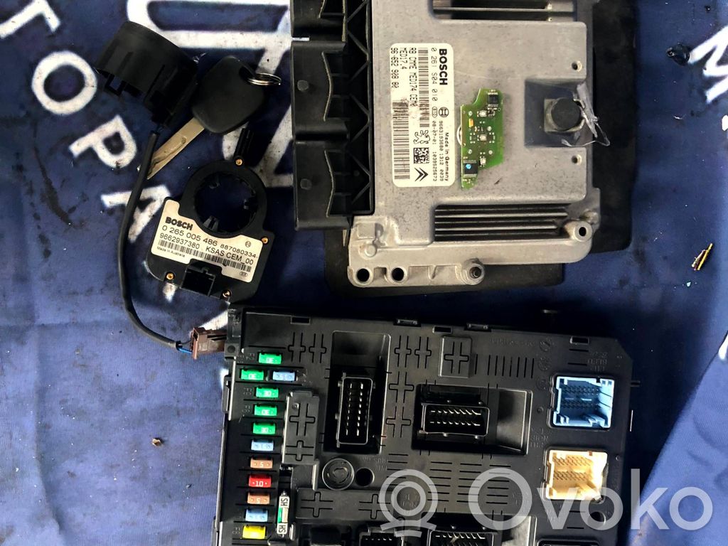 Citroen C4 I Picasso Engine ECU kit and lock set 