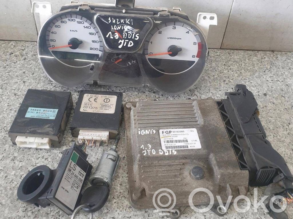 Suzuki Ignis Komputer / Sterownik ECU i komplet kluczy 