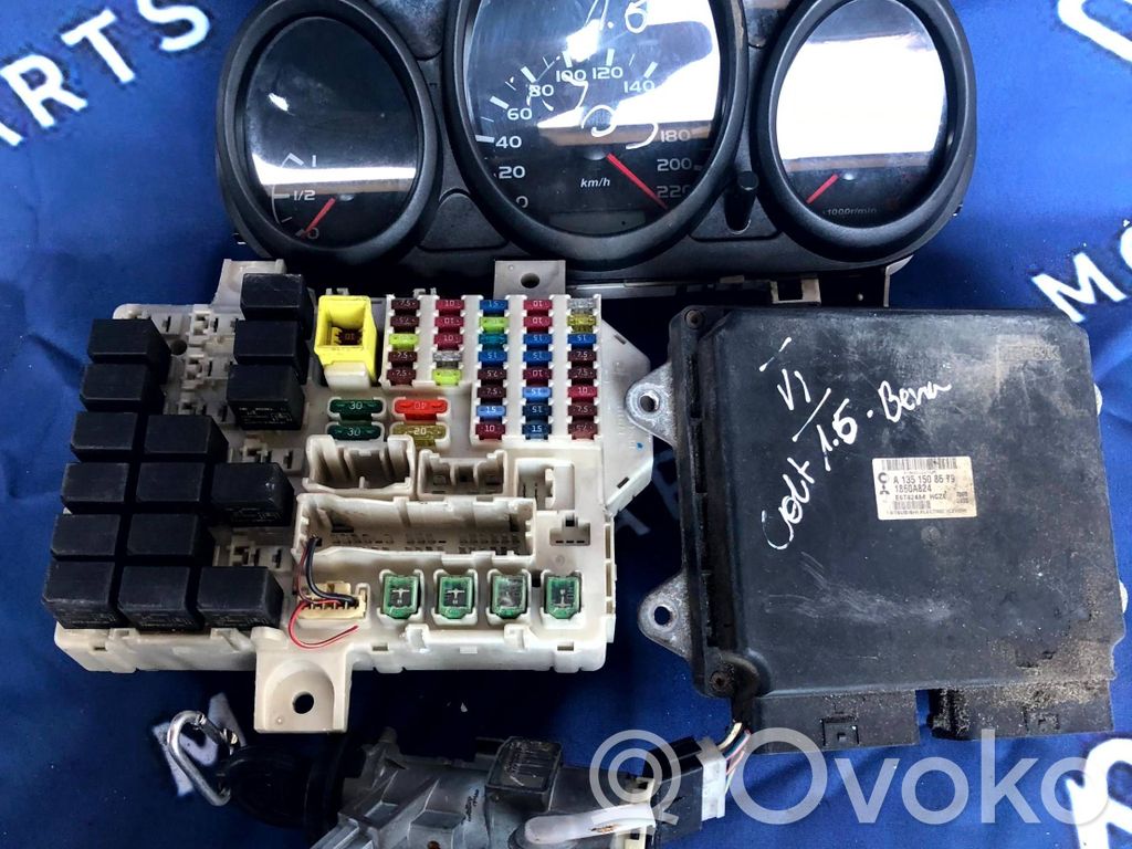 Mitsubishi Colt Kit cu ECU motor și set închidere uși 