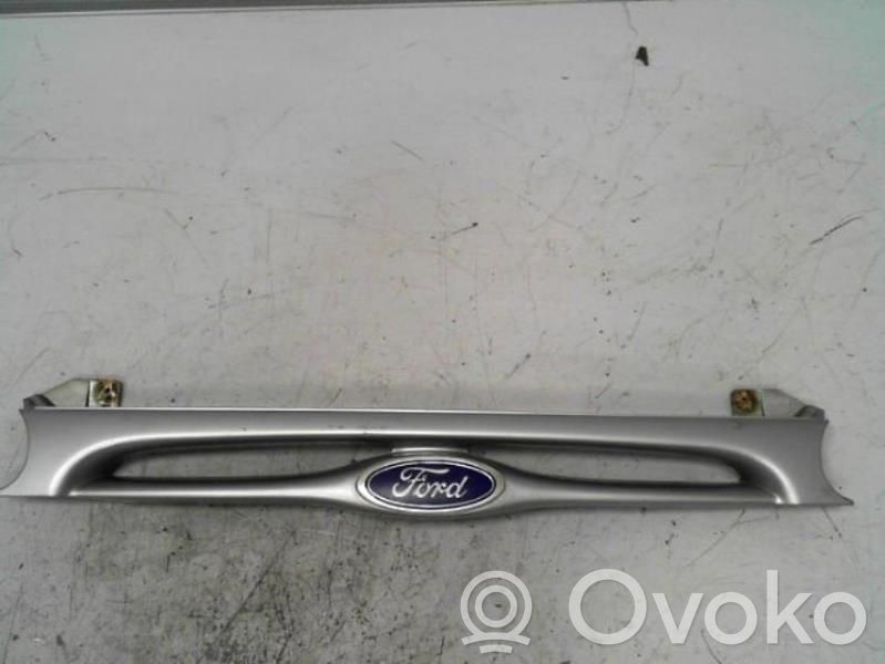 Ford Mondeo MK I Etusäleikkö 