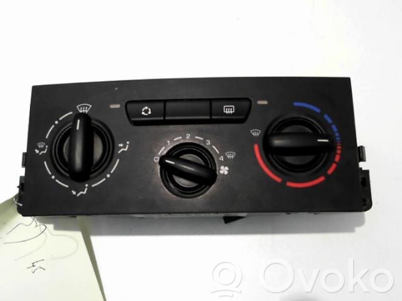 Peugeot 207 Climate control unit 
