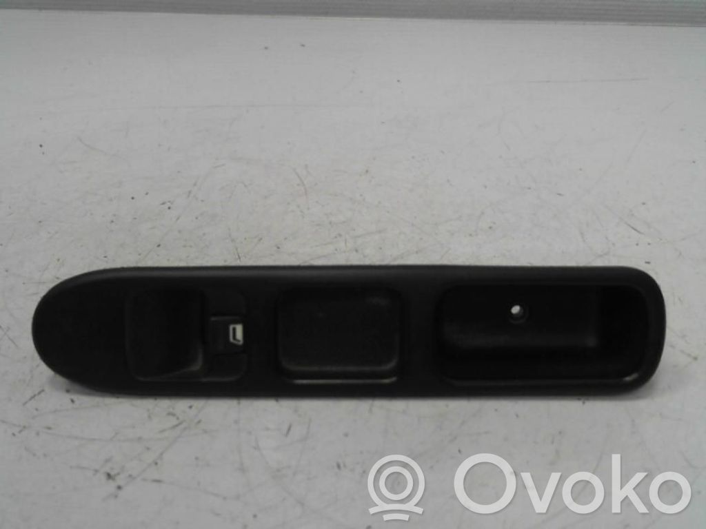 Peugeot 307 Electric window control switch 