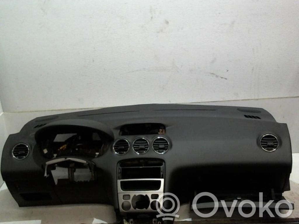 Peugeot 308 Panelis 