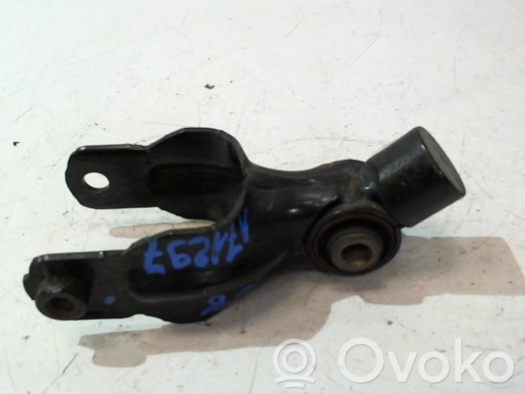 Peugeot 308 Engine mount bracket 