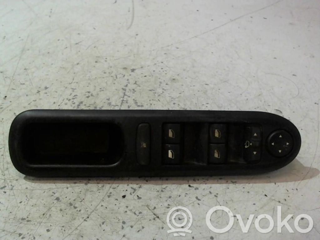 Peugeot 407 Electric window control switch 