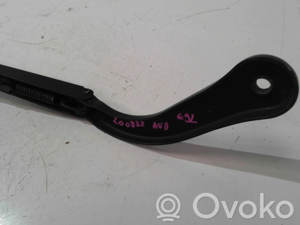 BMW 3 E92 E93 Front wiper blade arm 