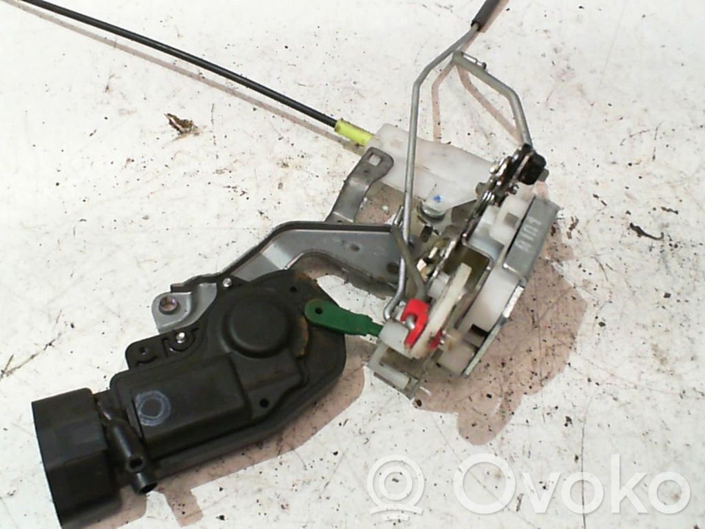 Peugeot 107 Priekšpusē slēdzene 