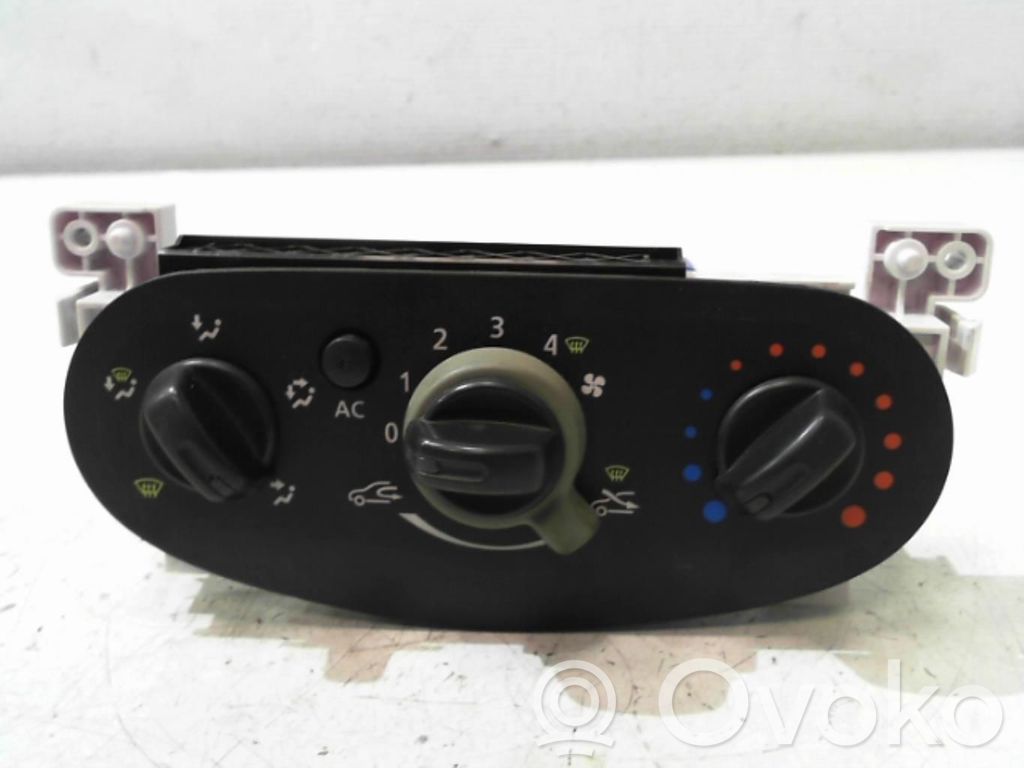 Dacia Sandero Climate control unit 