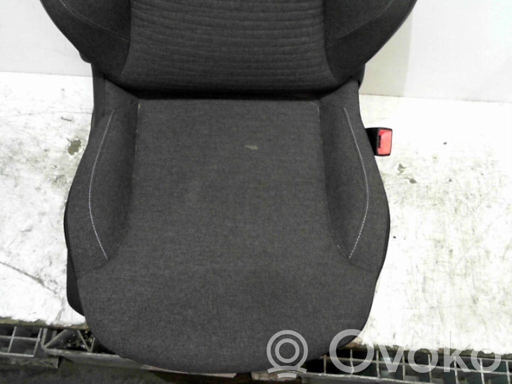 Citroen C3 Etumatkustajan istuin 