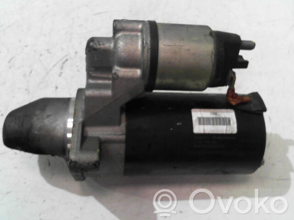 Opel Corsa D Starteris 