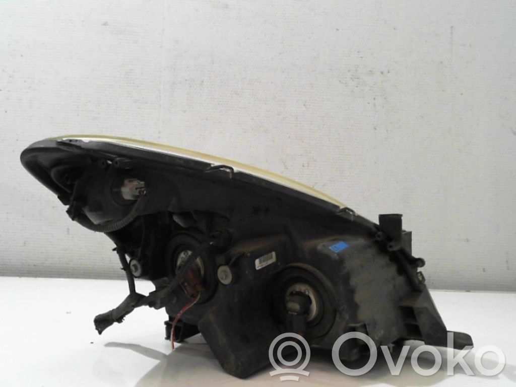 Toyota Corolla Verso AR10 Headlight/headlamp 