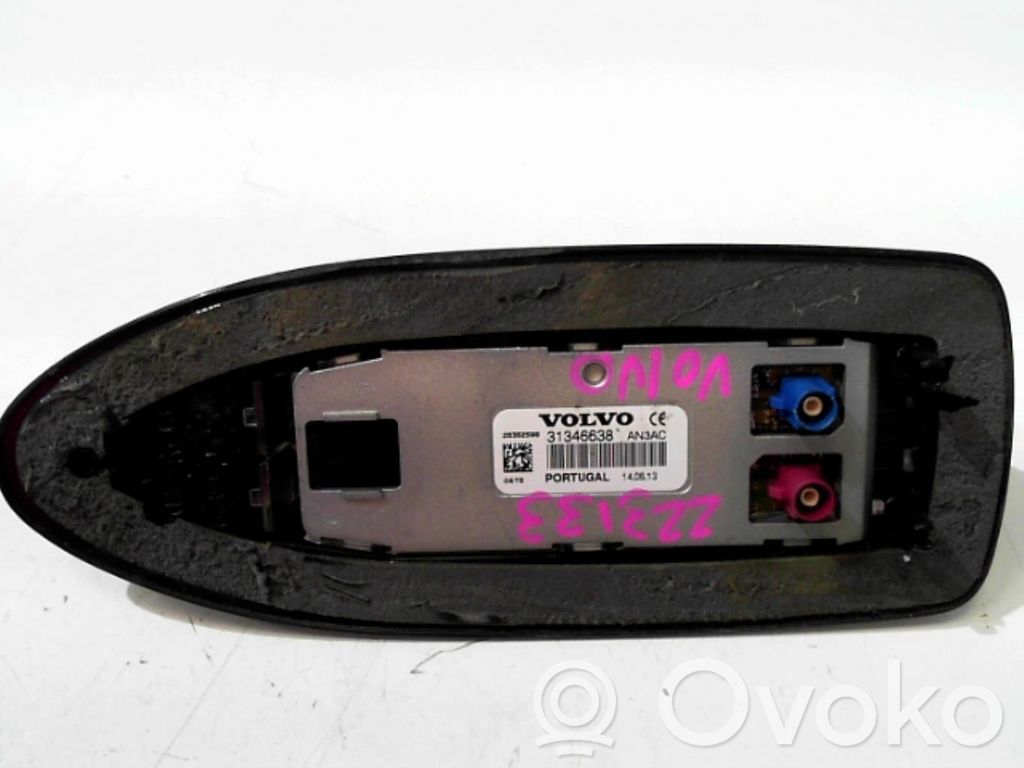 Volvo V40 Radion antenni 