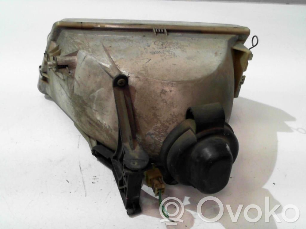 Peugeot 309 Headlight/headlamp 