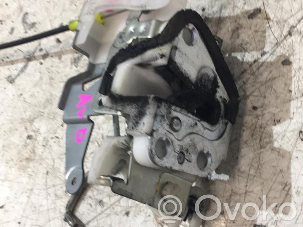 Peugeot 107 Priekšpusē slēdzene 