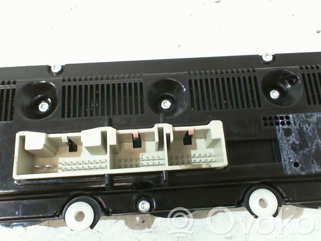 Volkswagen Golf V Climate control unit 