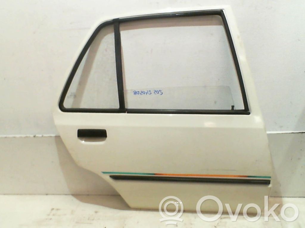 Peugeot 205 Puerta trasera 