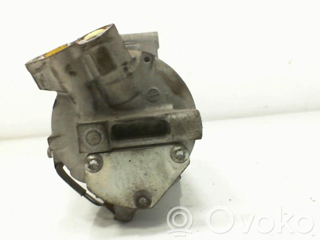 Renault Clio IV Air conditioning (A/C) compressor (pump) 