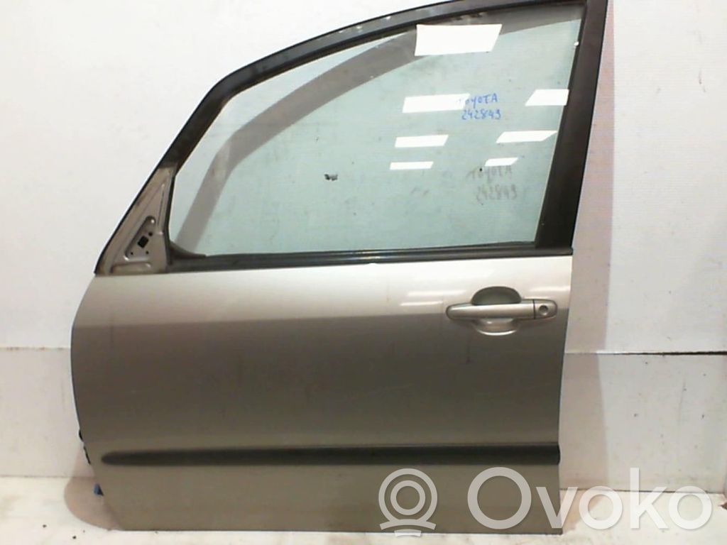 Toyota Corolla Verso E121 Durvis 