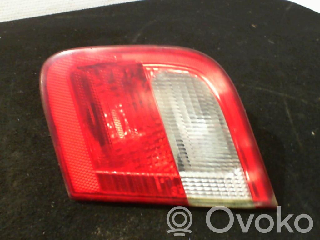 BMW 3 E46 Takaluukun takavalot 